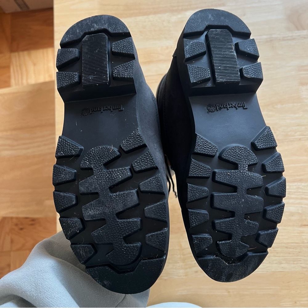 Black Timberlands - Picture 6 of 8